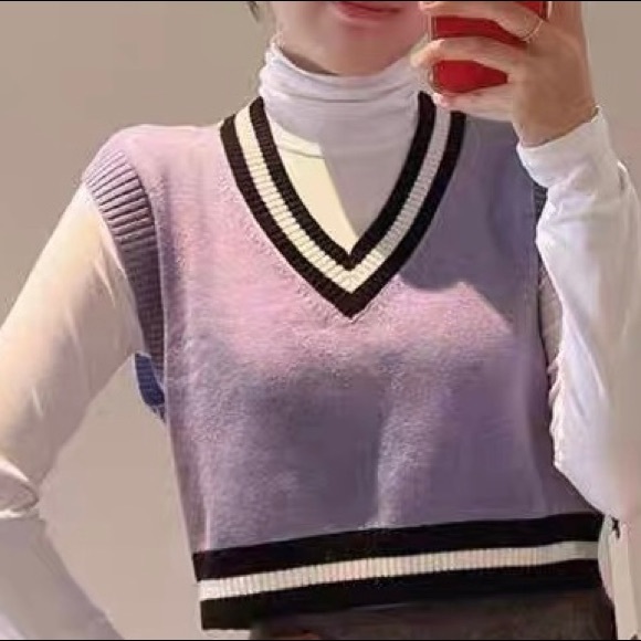 Aritzia Sunday Best Women Quinn Sweater Vest - Picture 5 of 6